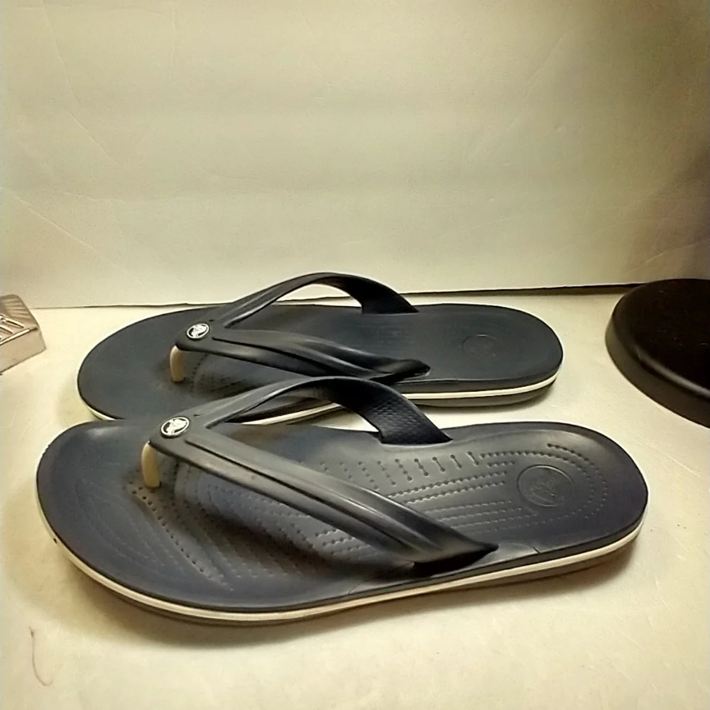 Crocs Crocband Blue Flip Flops Sandals Men’s sz 10.
